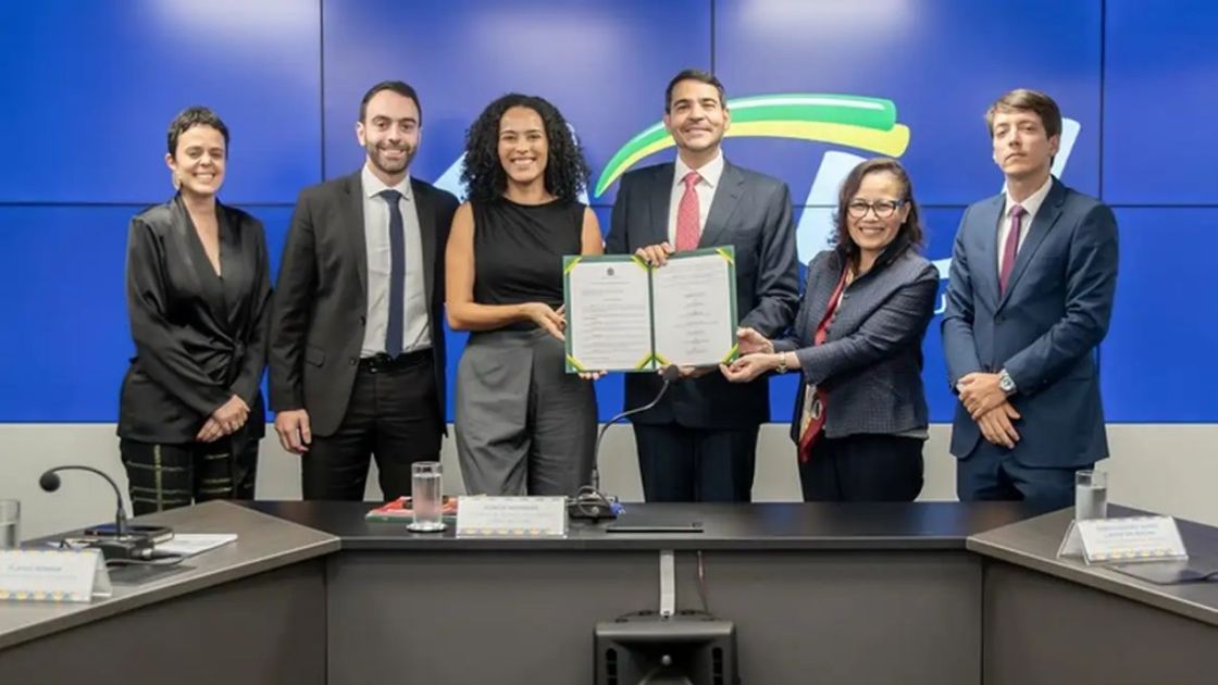 Flávia Henriques Goes de Medeiros é readmitida pelo Itamaraty
