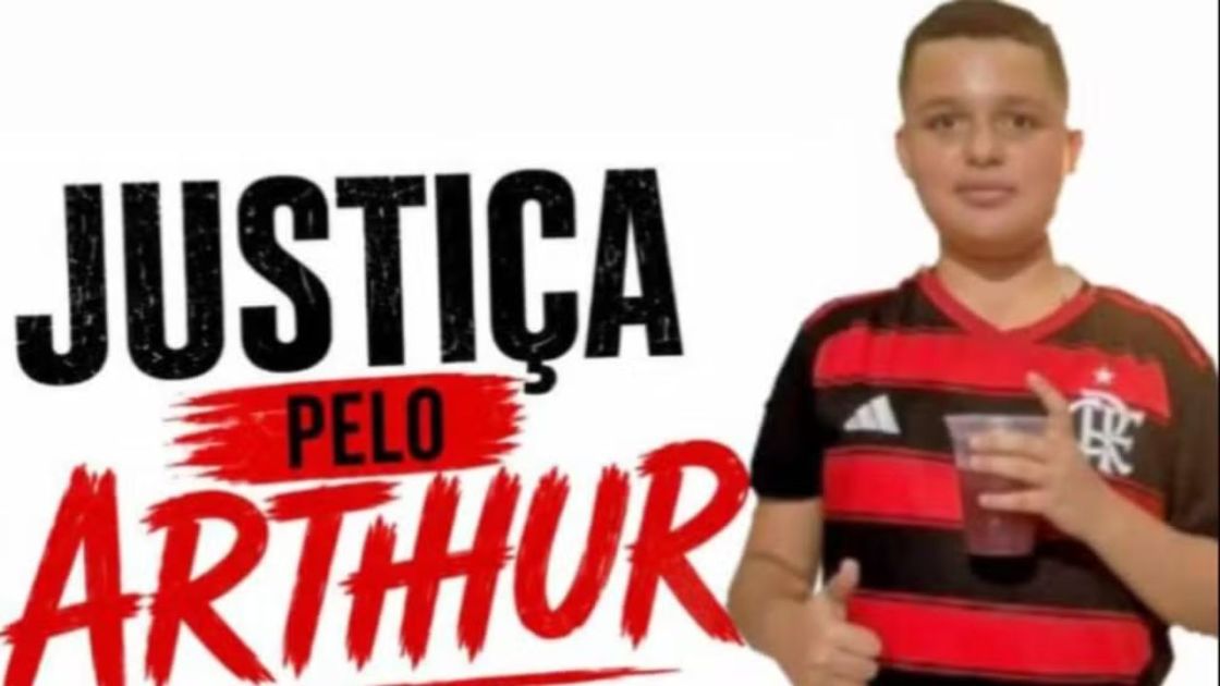 Foto divulgada pela família do menino que pede justiça pelo o que aconteceu