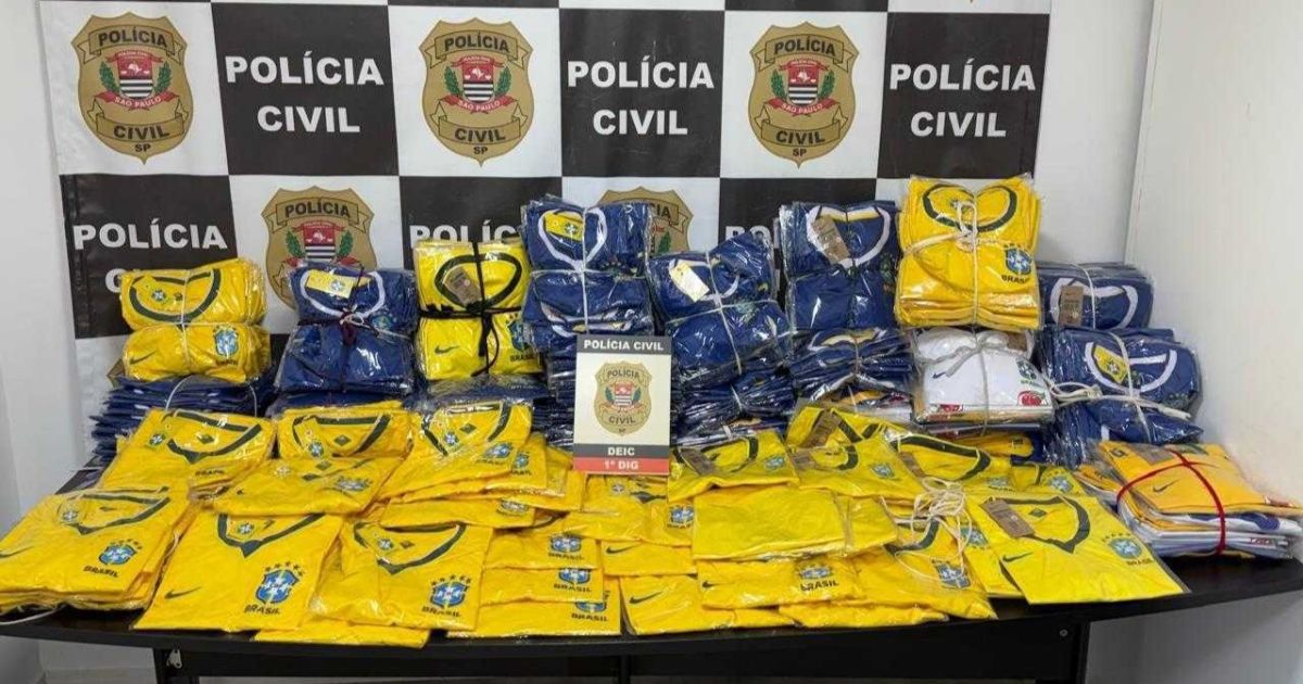 Polícia apreende 50 mil figurinhas falsificadas da