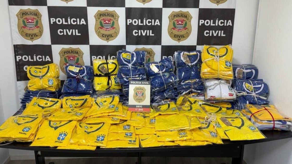 Mercadorias falsificadas da Copa do Mundo apreendidas