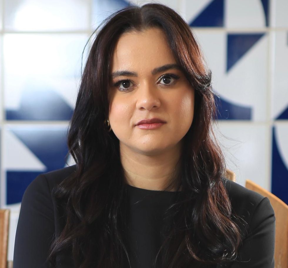 Júlia Mano