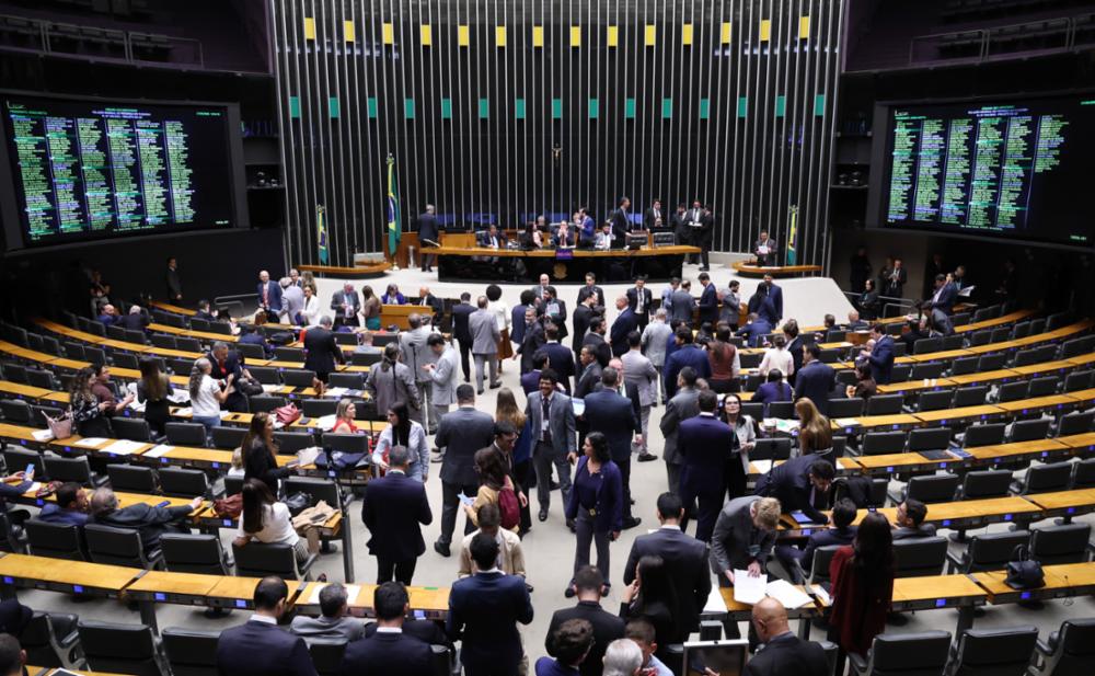 PoderData: 48% veem trabalho da Câmara como ‘péssimo’; Senado índice vai para 44%