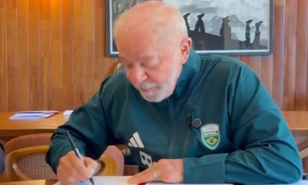 Lula sanciona lei que permite renovação automática da CNH 