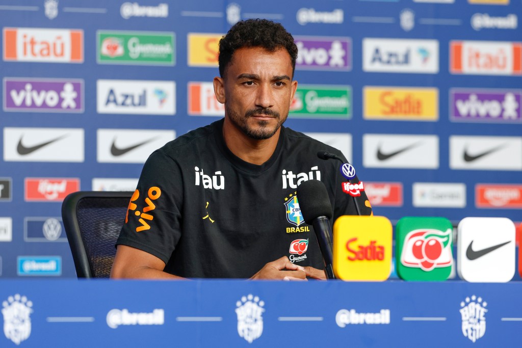 Danilo afasta rumor de exclusão de Endrick na Seleção e faz elogio: ‘Joia rara’