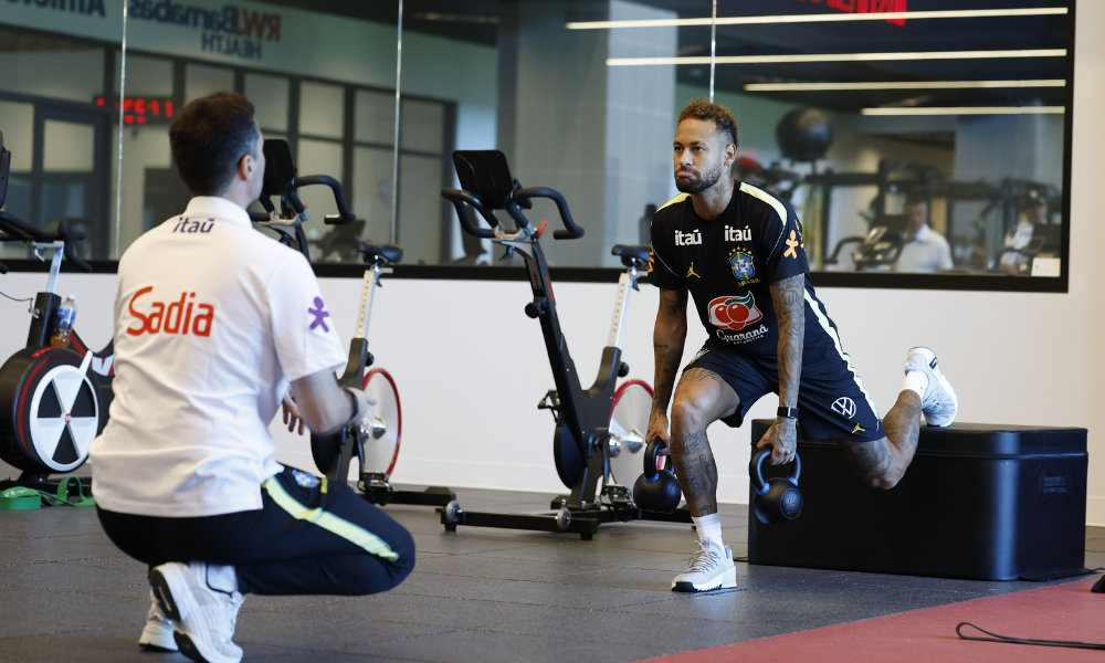 Ancelotti diz que ressonância definirá retorno de Neymar aos treinos