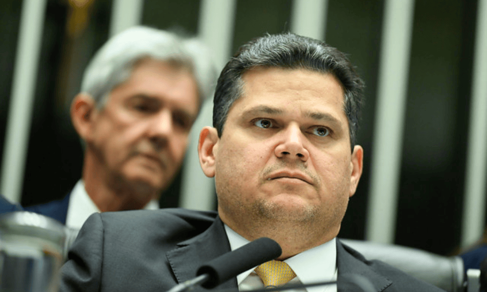 Alcolumbre adia prazo de emendas à MP do fim das bets para após 1º turno