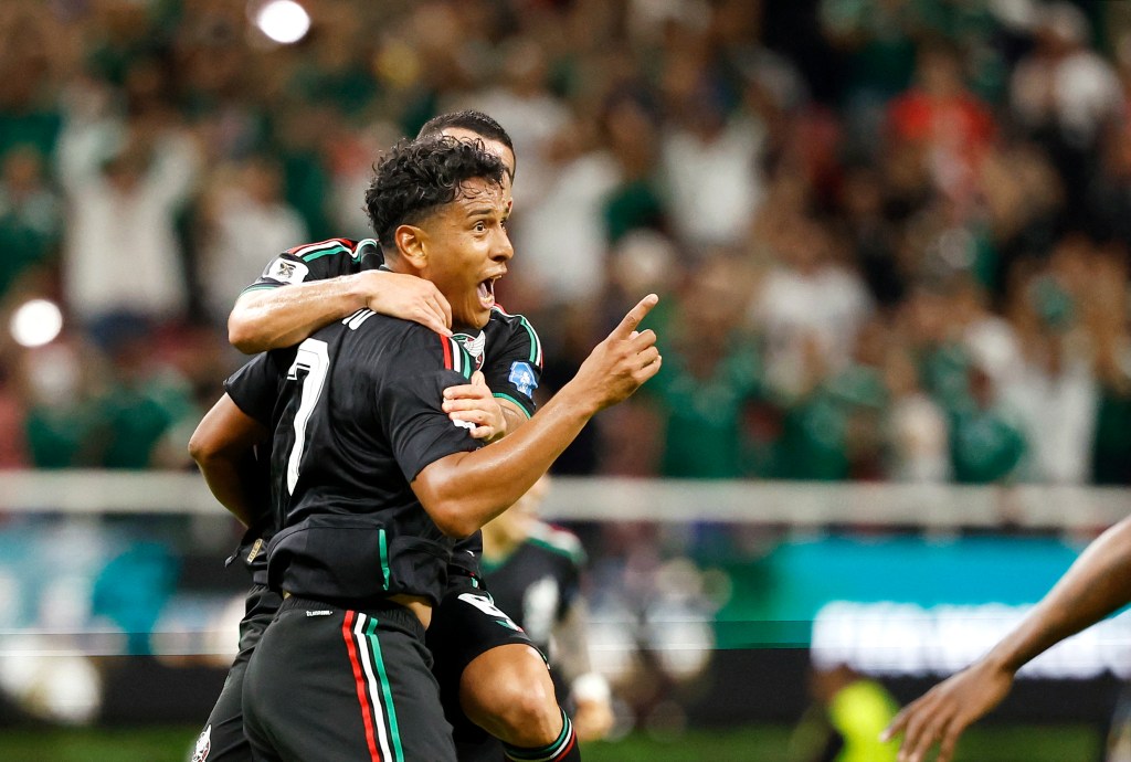 México vence Coreia do Sul e carimba 1ª vaga na fase mata-mata da Copa do Mundo