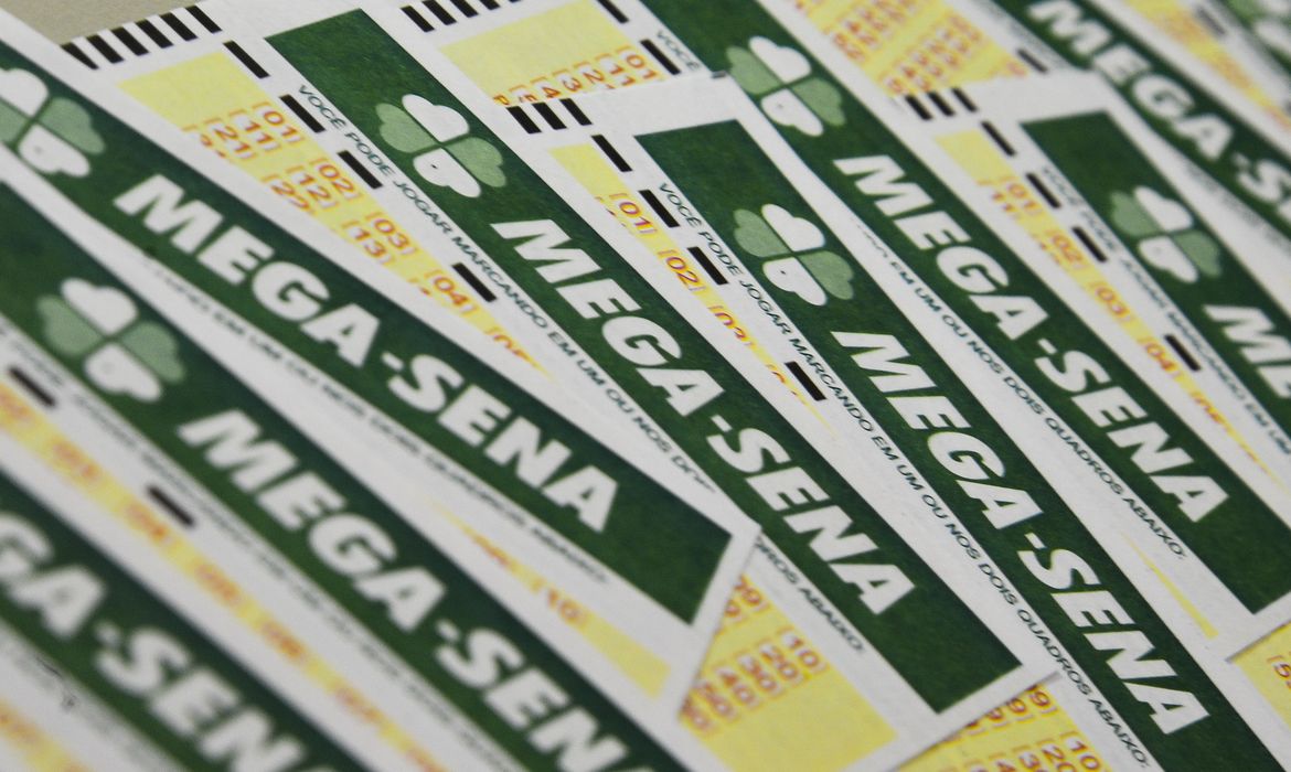 Mega-Sena: prêmio de R$ 42 milhões será sorteado neste sábado; saiba como participar