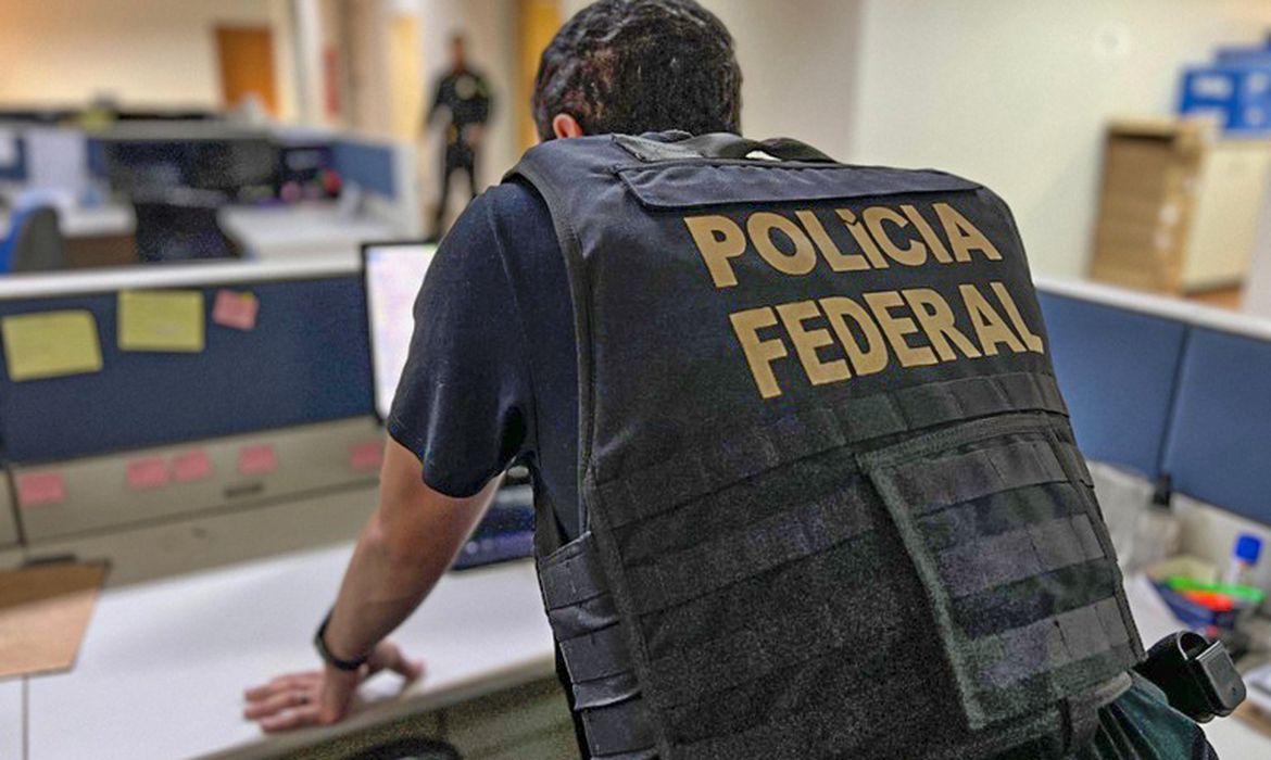 PF mira grupo que desviou R$ 45 milhões de clientes da Caixa