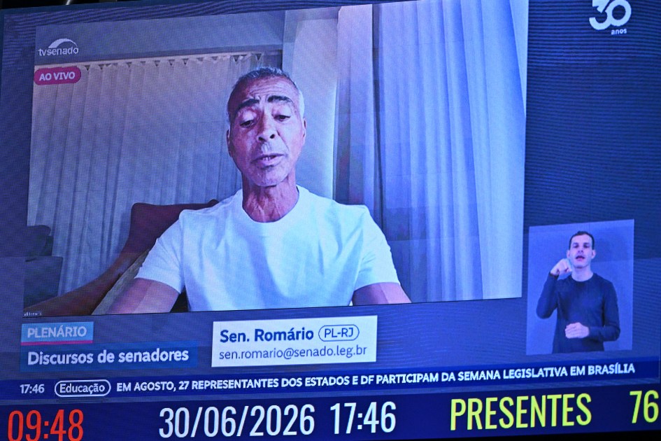 Romário em fala no Plenário do Senado Federal por meio de videoconferência