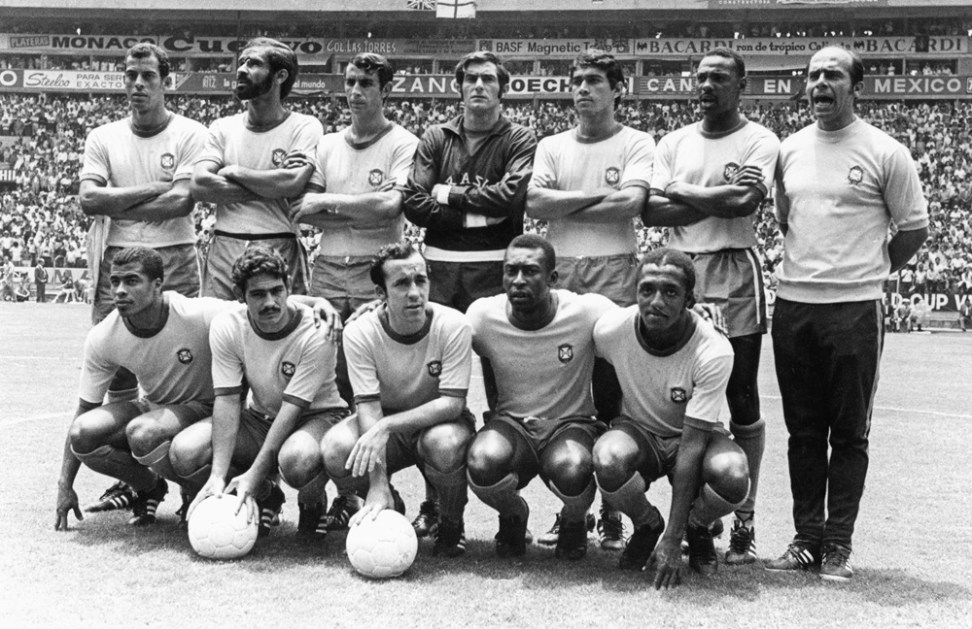 Time posado da Seleção do Brasil que enfrentou a Inglaterra no estádio Jalisco, no México
