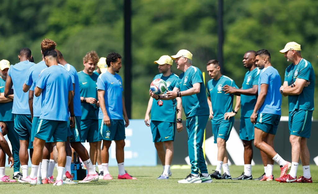 Sem Neymar, Brasil finaliza preparação para estreia na Copa no sábado