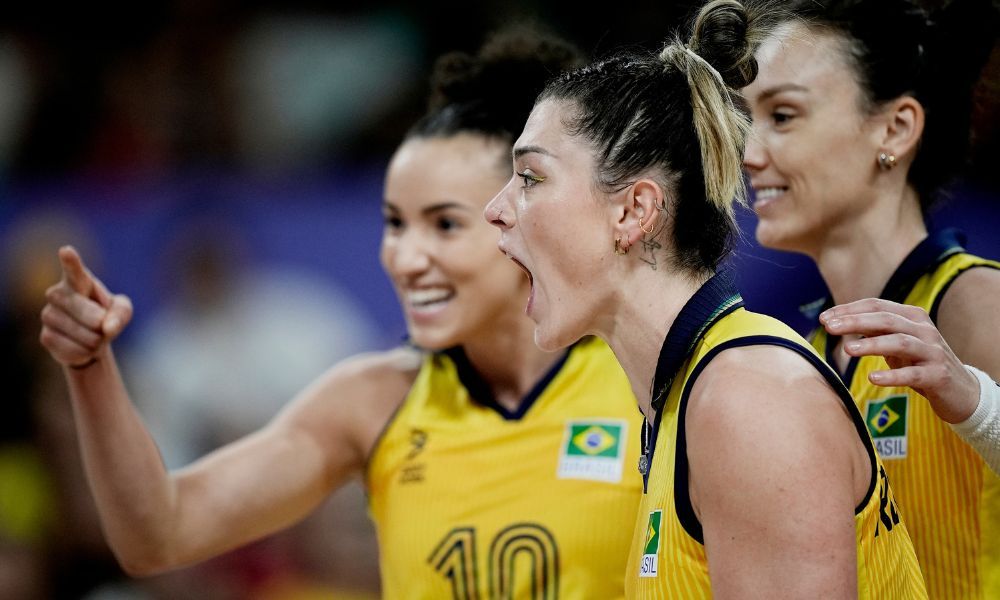 Com retorno da capitã após lesão, Brasil arrasa Venezuela no Sul-Americano de vôlei feminino - Foto