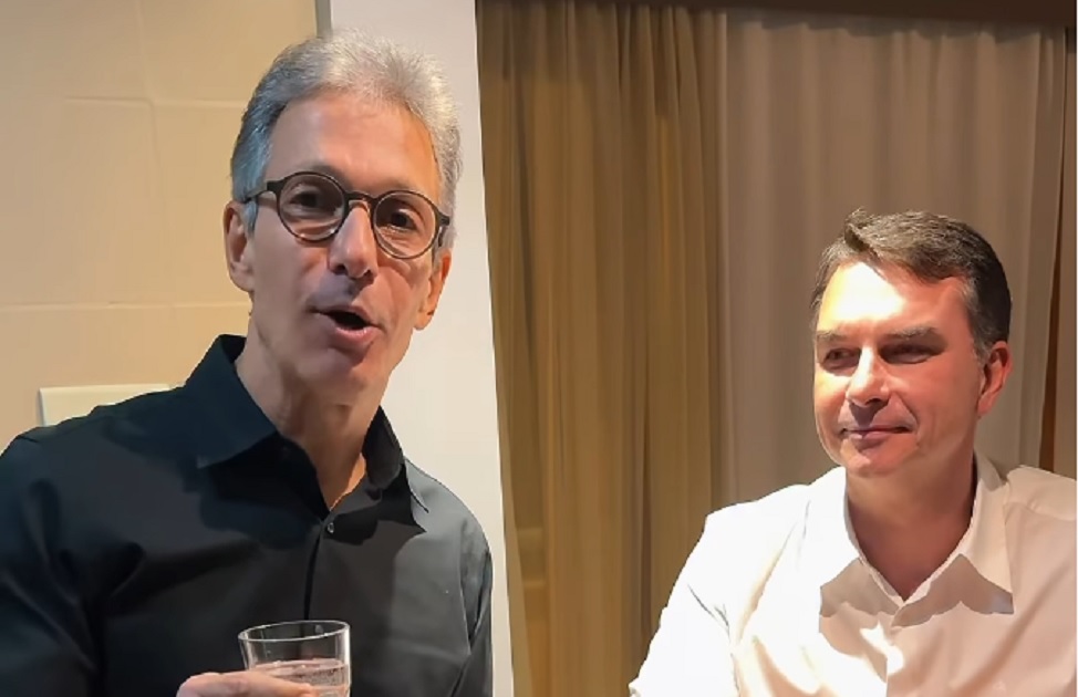 Em BH, Flávio e Zema brindam com leite e dividem palanque na em feira do setor