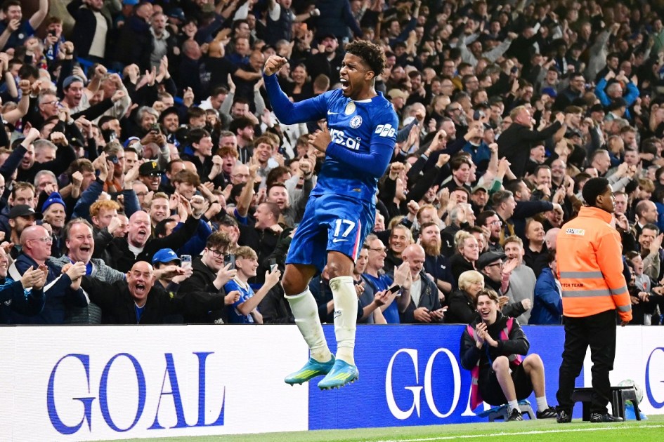 Andrey Santos comemorando gol na Premier League