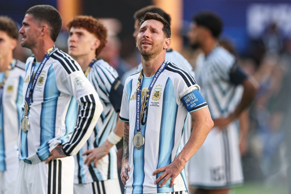 Messi chora após derrota para a Espanha na Copa do Mundo