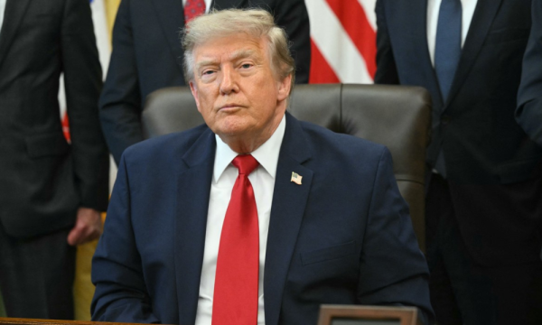 Trump ameaça destruir pontes e centrais elétricas no Irã por cada ataque em Ormuz