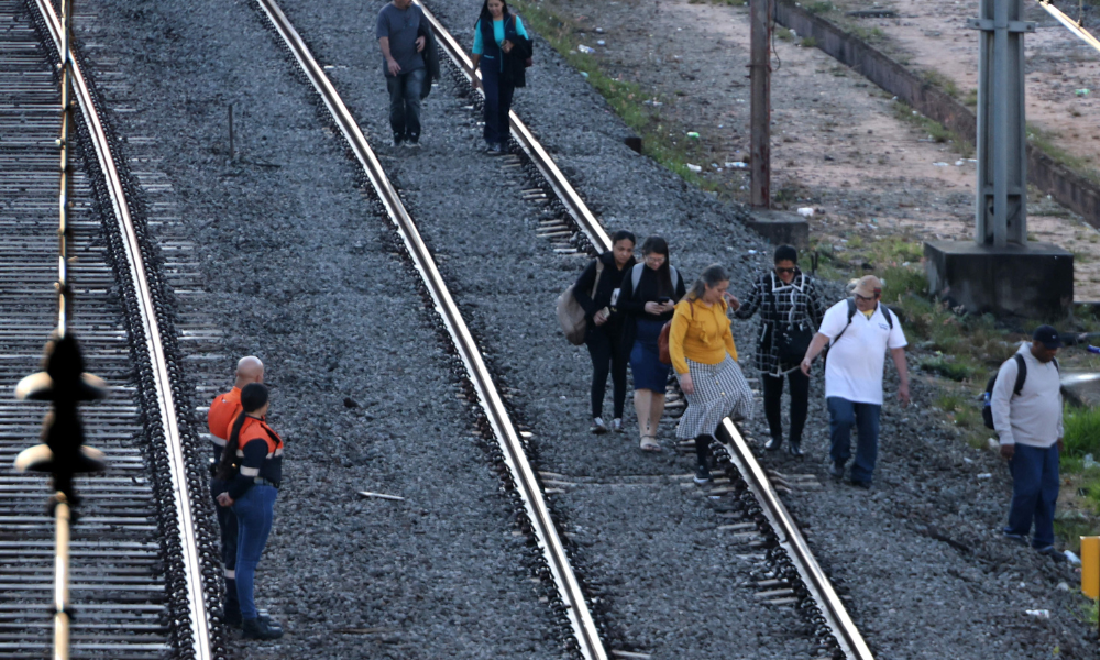 Trivia Trens se posiciona sobre CPTM operar linhas após caos em SP