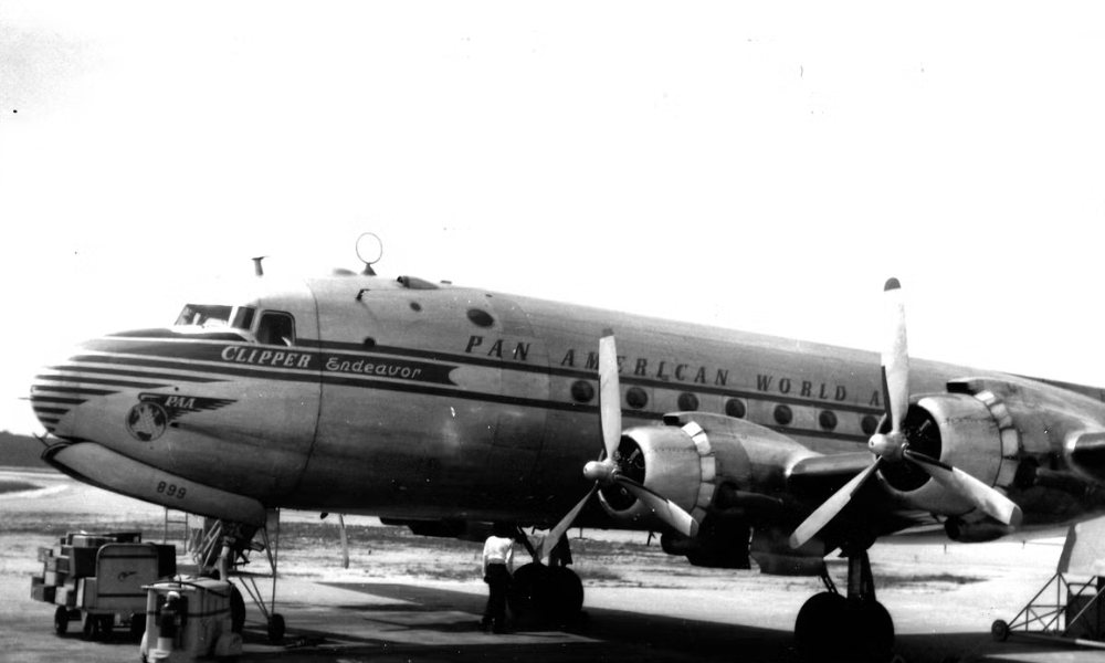 O avião Clipper Endeavour caiu no Oceano Atlântico em 11 de abril de 1952 (Fundação Histórica da Pan Am).