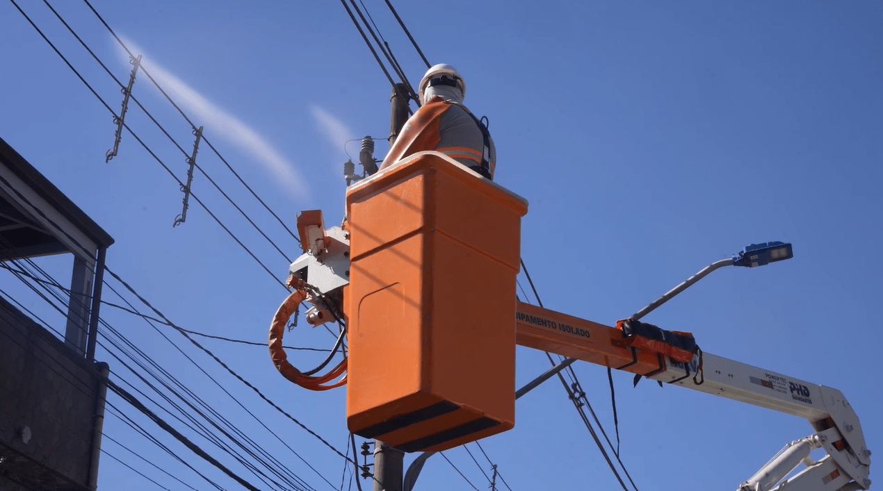 O caminho que a energia faz para iluminar seu lar