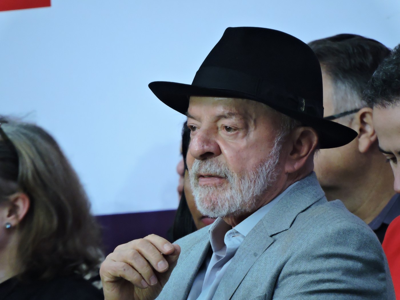 Governo Lula repudia justificativas dos EUA sobre cancelamento do visto de embaixadora