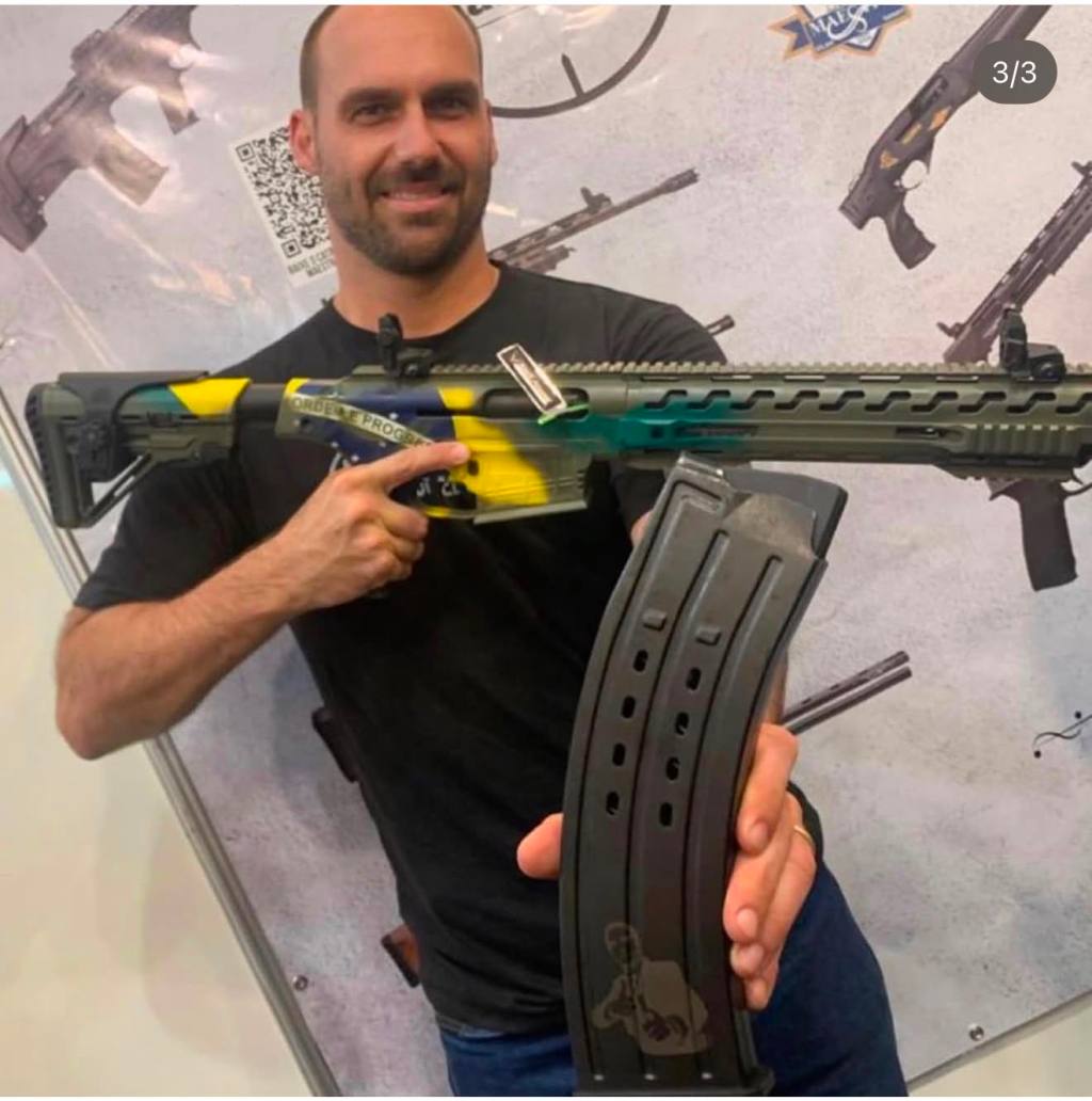 Rosto de Bolsonaro gravado a laser: a história por trás da última arma apreendida pela PF