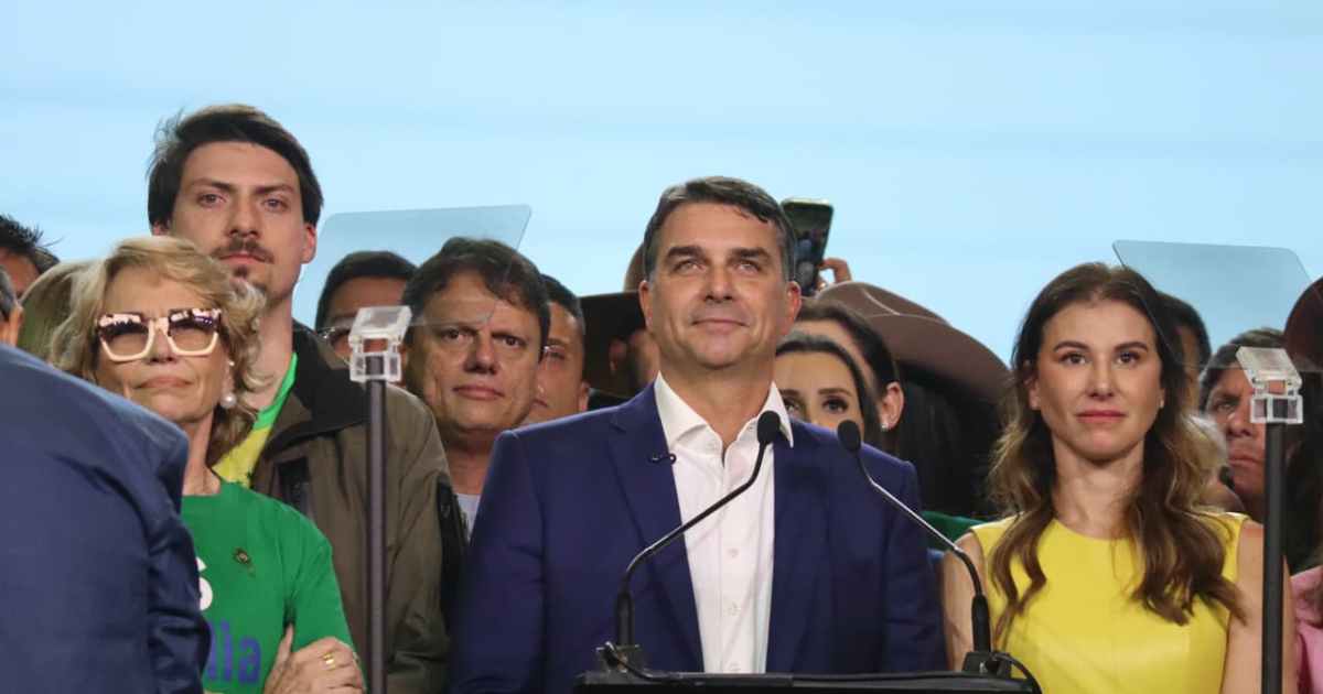 Os bastidores da convenção que lançou Flávio Bolsonaro à Presidência