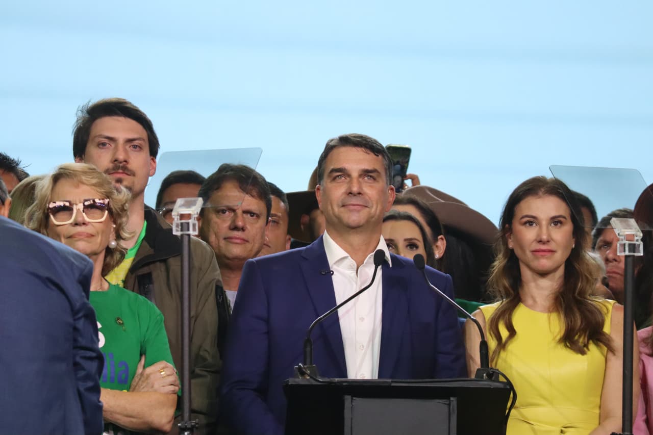 Os bastidores da convenção que lançou Flávio Bolsonaro à Presidência