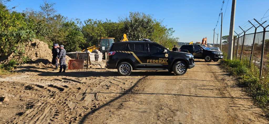 Polícia Federal durante tentativa de envio de drogas pelo Aeroporto de Guarulhos