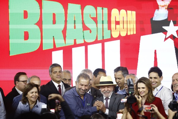 PDT é o 1º partido a formalizar apoio à reeleição de Lula