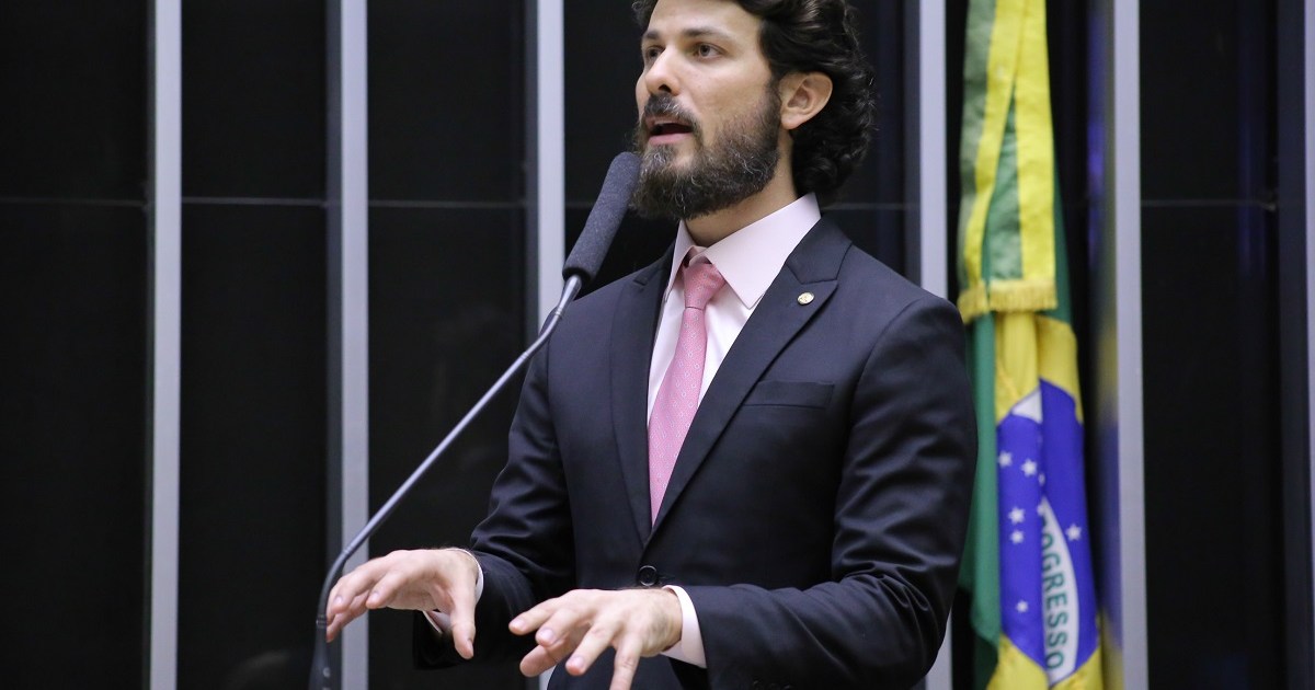 Ex-secretário rompe com Zema e articula candidatura própria ao governo de MG
