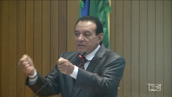 Dino manda prender e afastar secretário do Maranhão acusado de coação