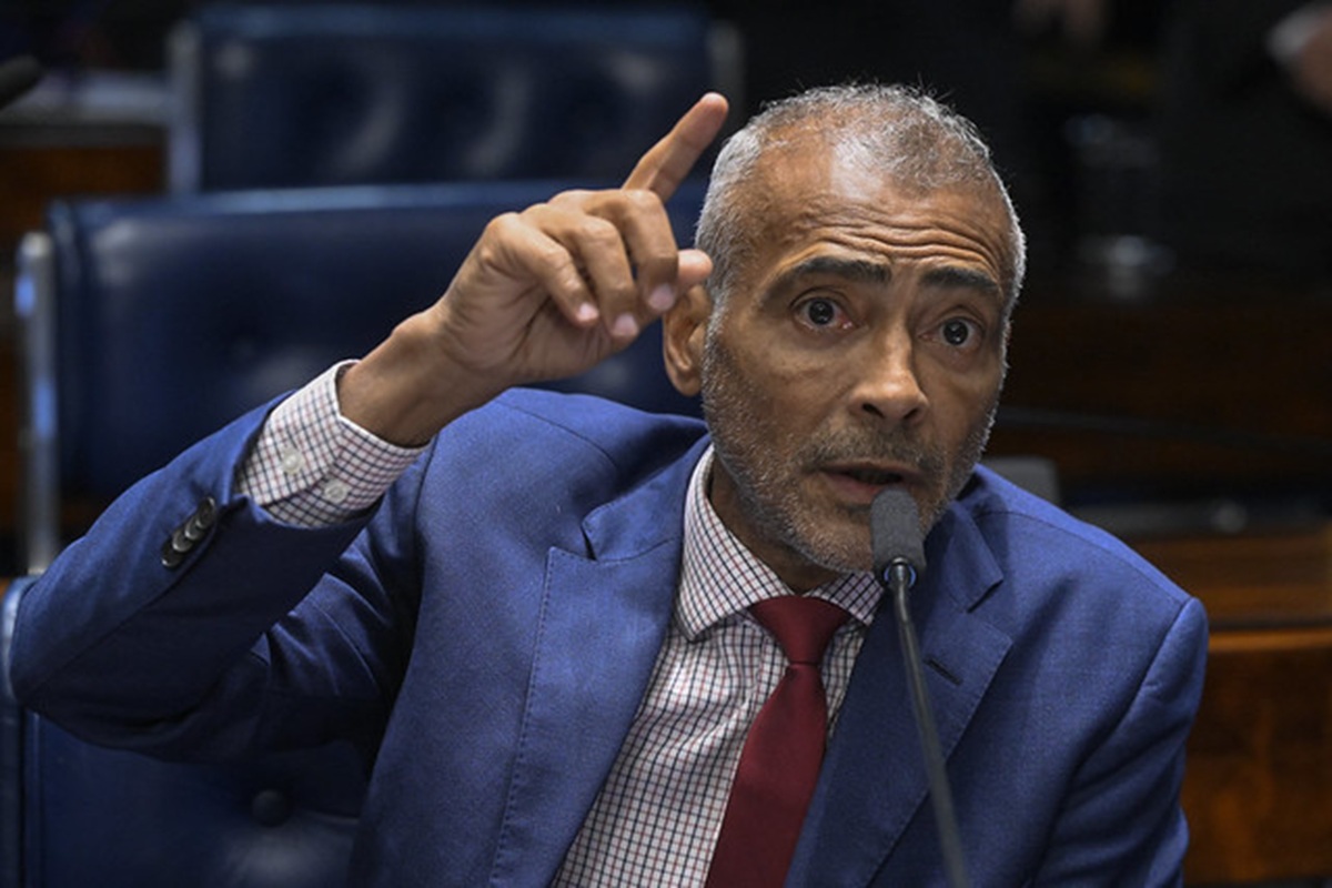 Romário anuncia saída do PL e apoio à candidatura de Eduardo Paes no RJ