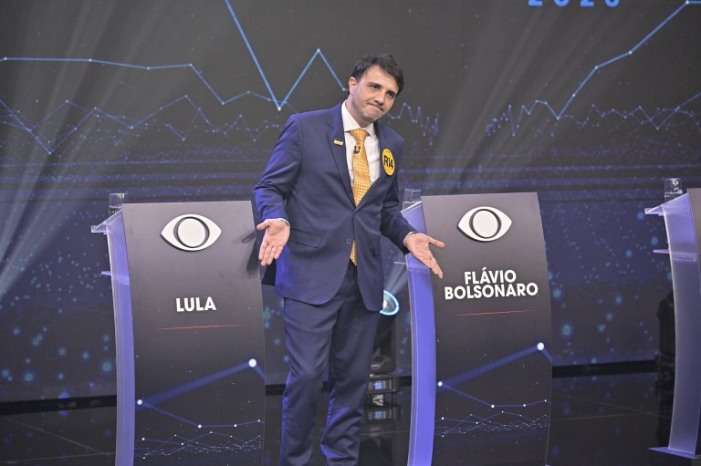 Renan Santos durante debate presidencial