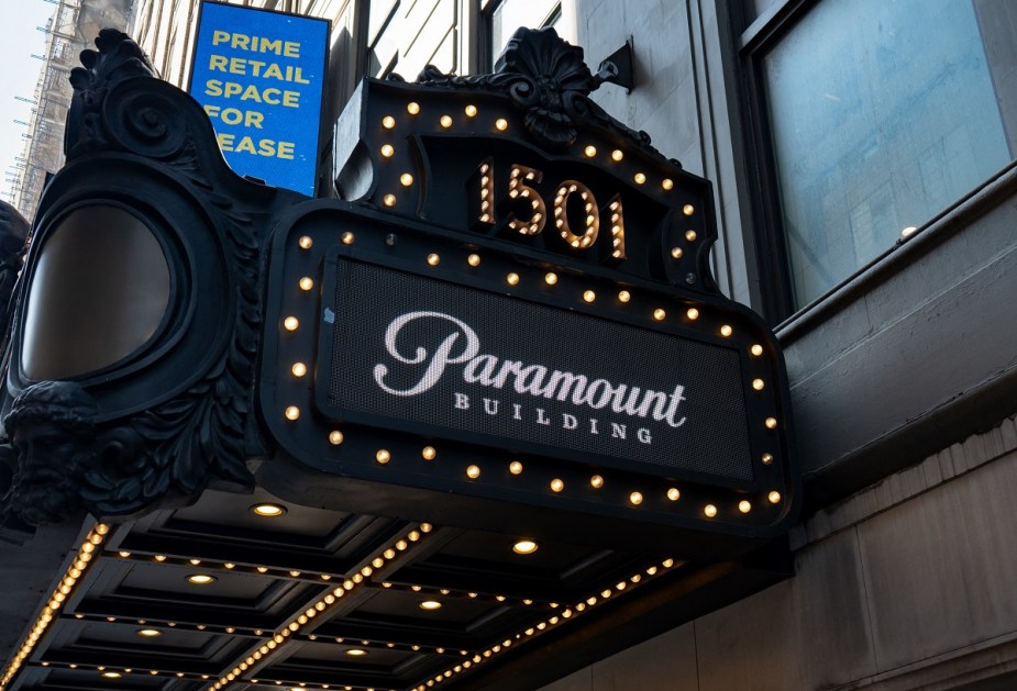 Paramount Building é visto em 1501 Broadway na cidade de Nova York, Estados Unidos, em 7 de agosto de 2026. (Foto de Marcin Golba/NurPhoto) (Foto de Marcin Golba/NurPhoto via AFP)