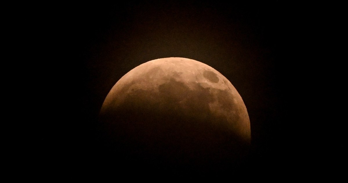 Como foi o eclipse que deixou 96,2% da Lua escurecida nesta madrugada - QTU Questões do Universo