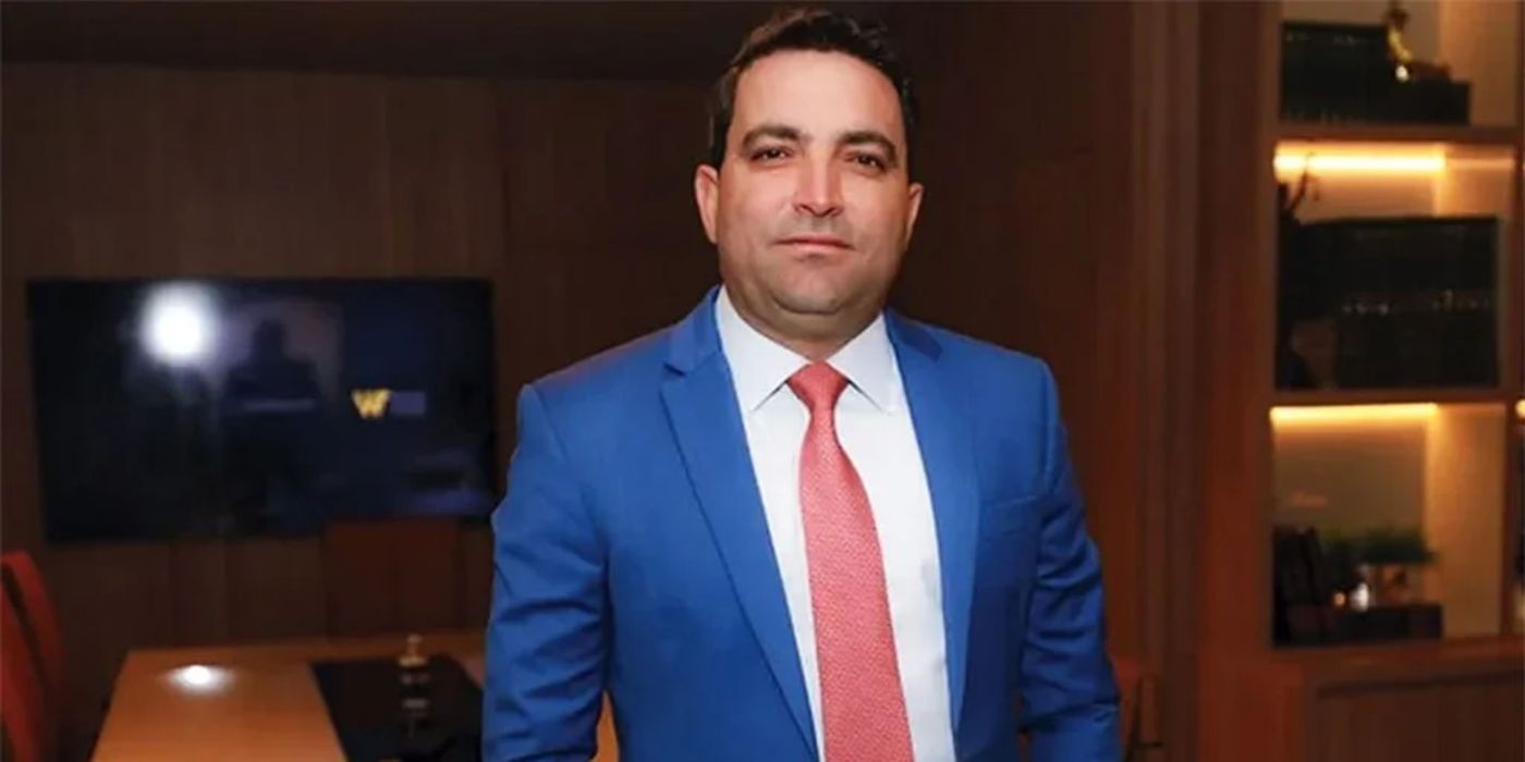 PF encontra foto de advogado investigado em piscina com deputados e senadores