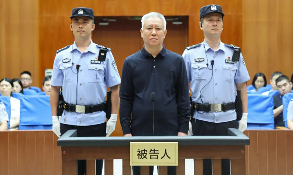 China condena fundador da Evergrande à prisão perpétua por fraude financeira