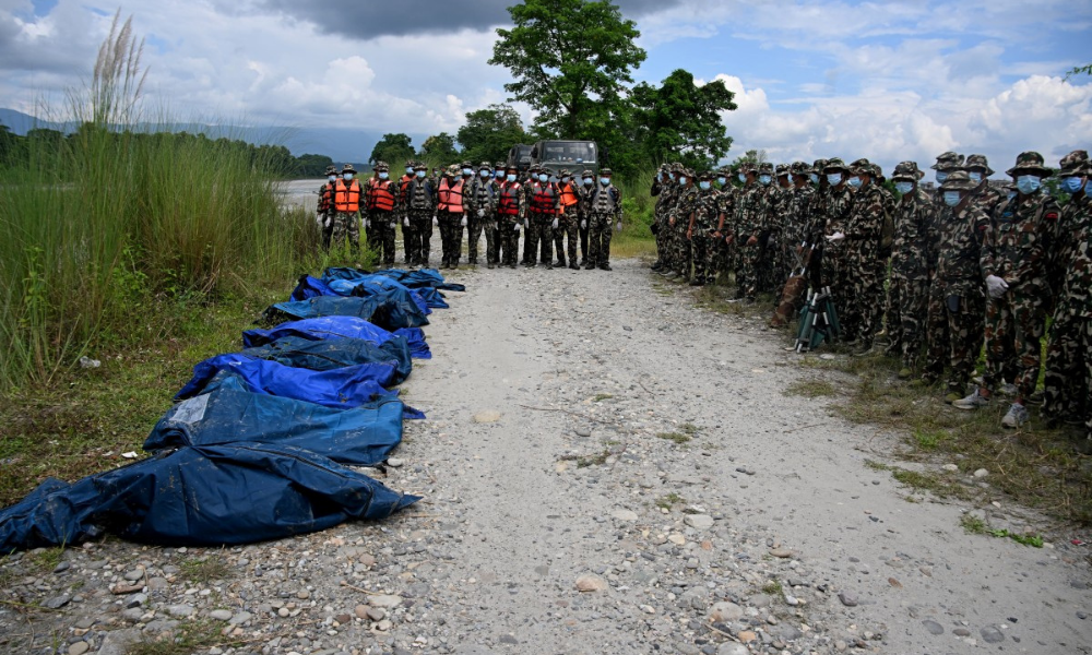 Número de mortos pela avalanche no Nepal e no Tibete chega a 919