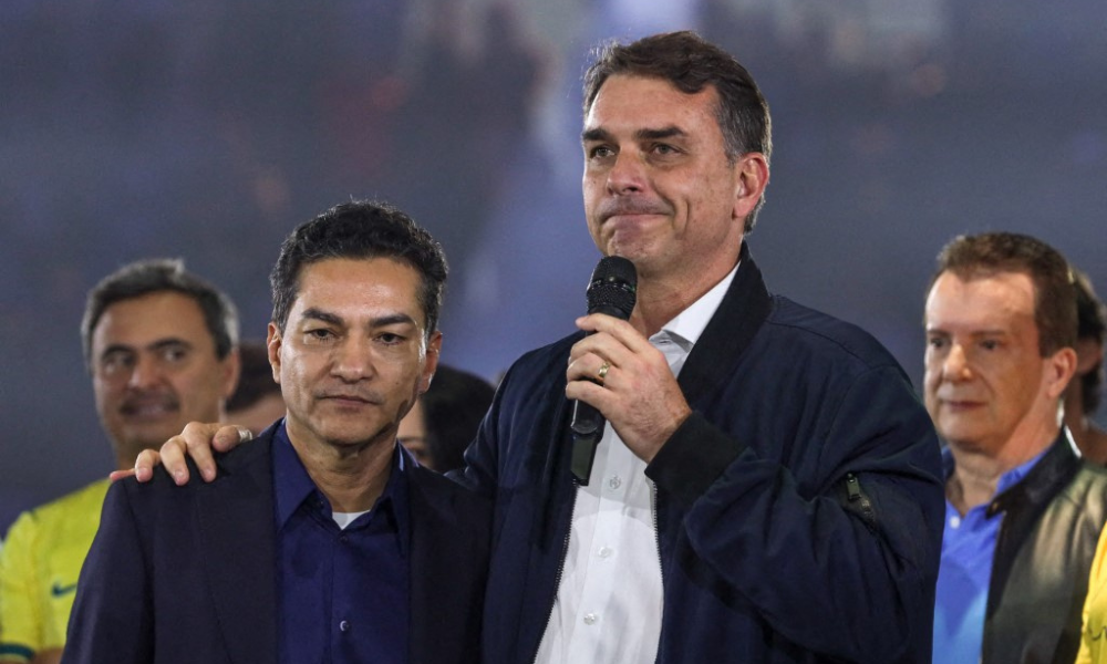 Republicanos decide manter neutralidade em meio a conversas sobre apoio a Flávio