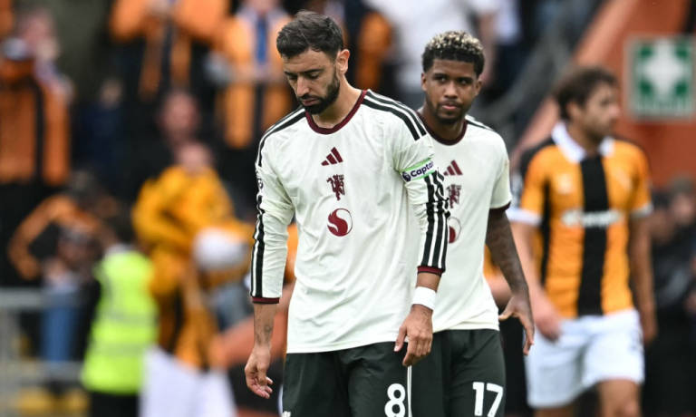 Manchester United perde para o recém-promovido Hull City na Premier League