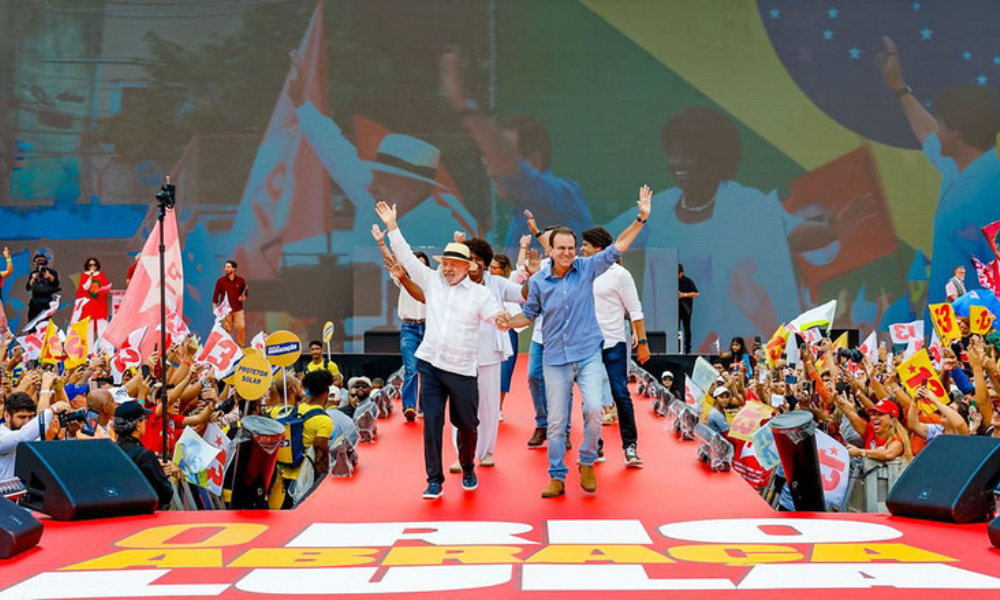 Presidente e candidato à reeleição, Lula (PT), e o candidato ao governo do RJ Eduardo Paes (PSD)