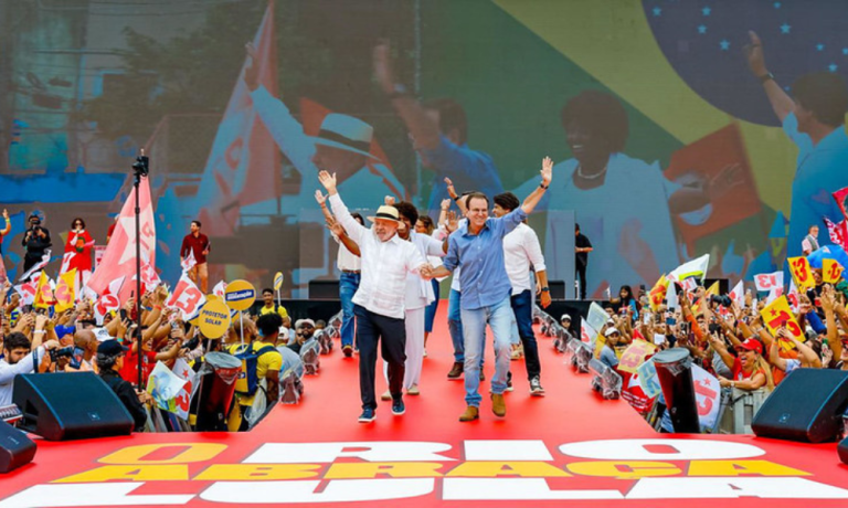 Presidente e candidato à reeleição, Lula (PT), e o candidato ao governo do RJ Eduardo Paes (PSD)