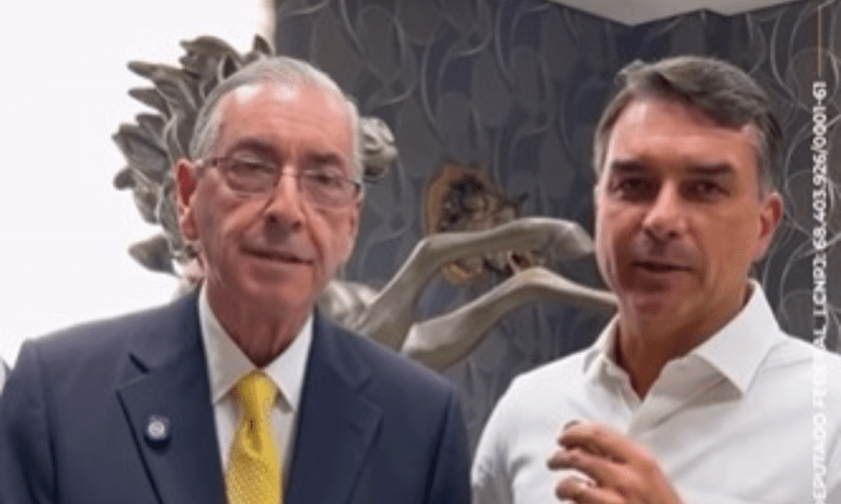 Candidato à Câmara dos Deputados Eduardo Cunha (Republicanos) e o candidato à Presidência Flávio Bolsonaro (PL)