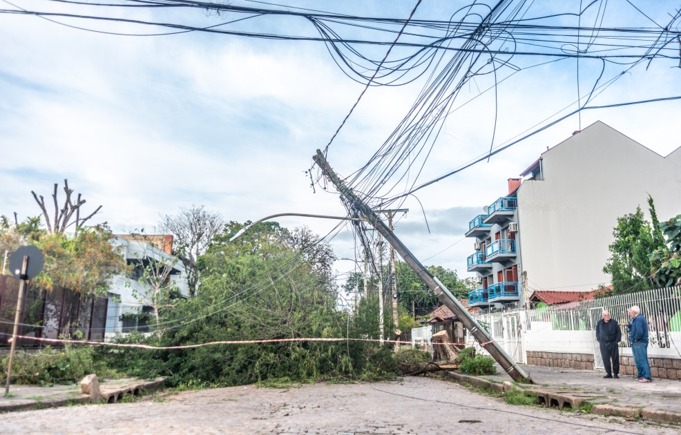 Estragos causados pelo ciclone-bomba