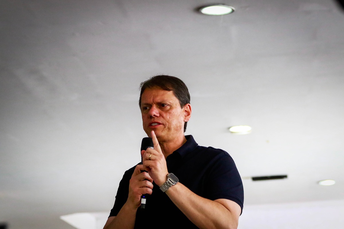 Aliados querem discurso mais humano para Tarcísio