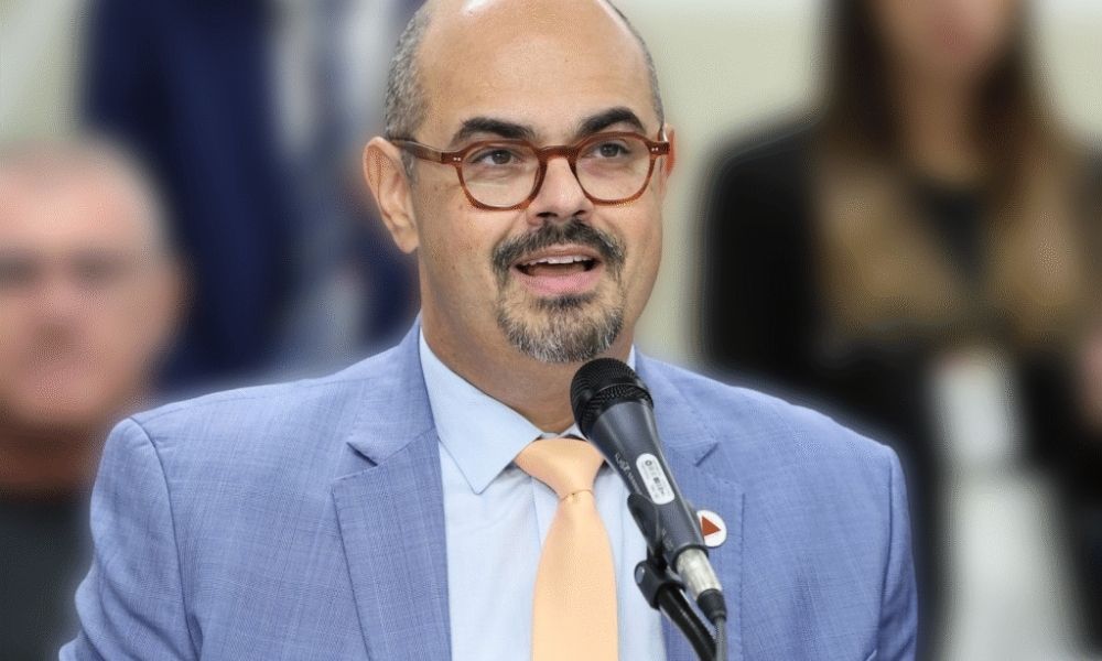 Simões recebe R$ 2,25 milhões de PSD e Novo e R$ 250 mil do irmão