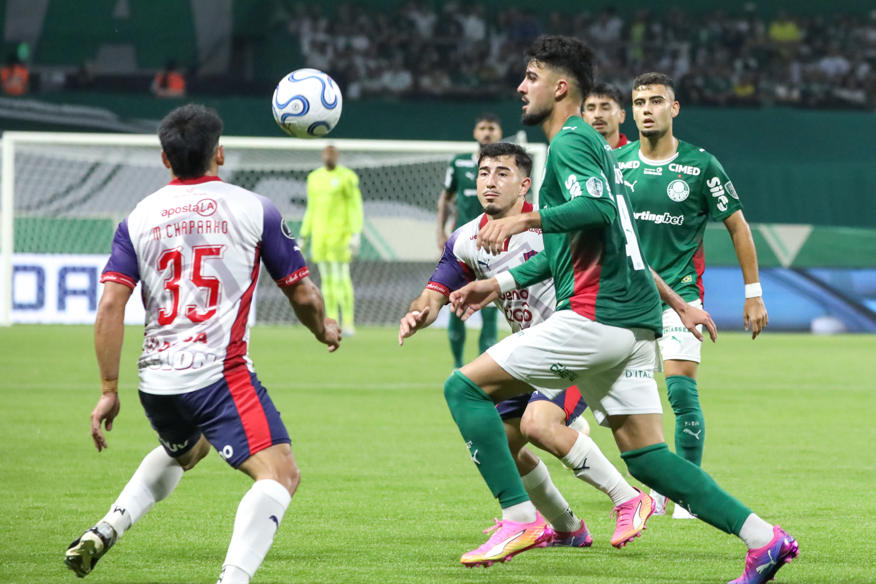 Palmeiras joga mal, leva gol nos acréscimos e empata com o Cerro na Libertadores