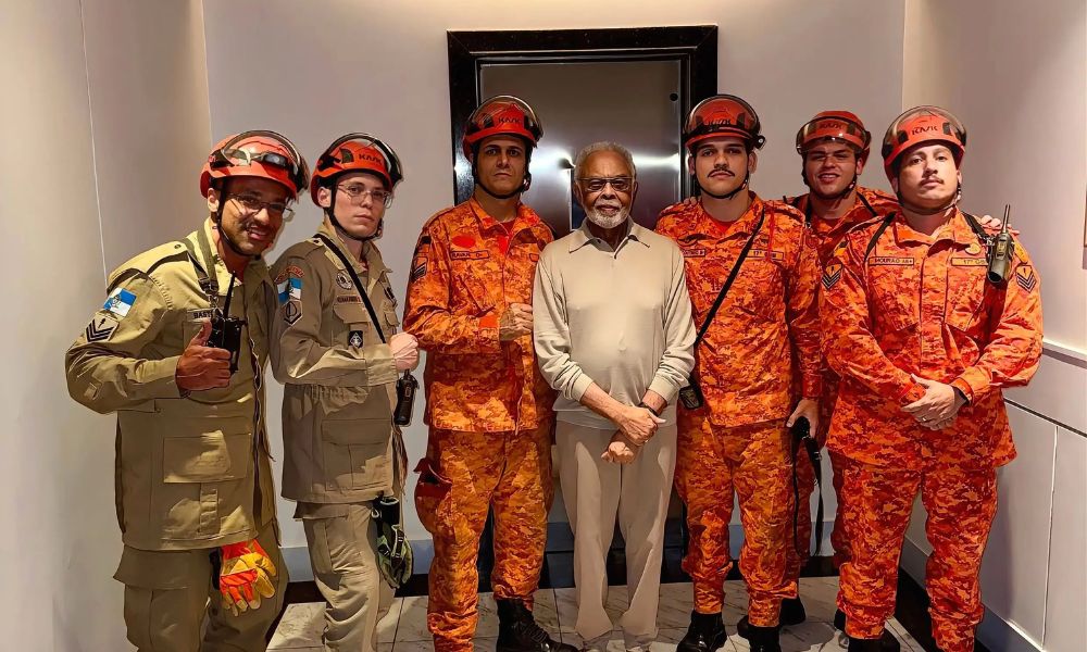 Gilberto Gil fica preso em elevador e é resgatado pelos bombeiros no RJ