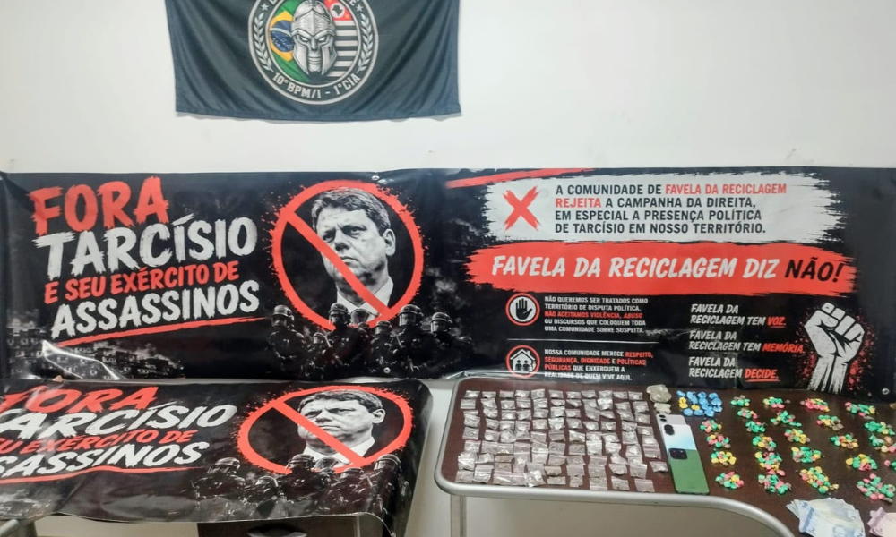 Em ocorrência de tráfico, PM encontra faixas de protestos contra Tarcísio